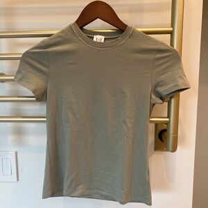 Helsa Short Sleeve T-Shirt in Sage, size S